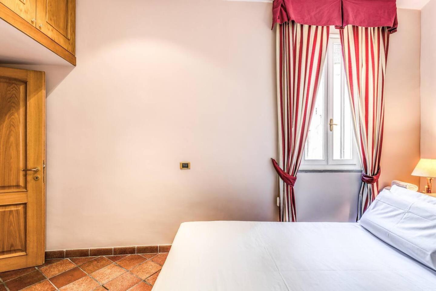 Cozy Flat In Trevi Fountain Roma Exterior foto
